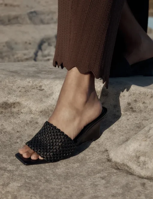Women La Tribe - Braided Wedge Heel (Black)