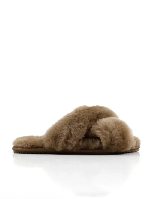 Women La Tribe - Crossover Sheepy Slipper (Tobacco)