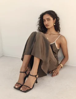 Women La Tribe - Padded Heel (Black)