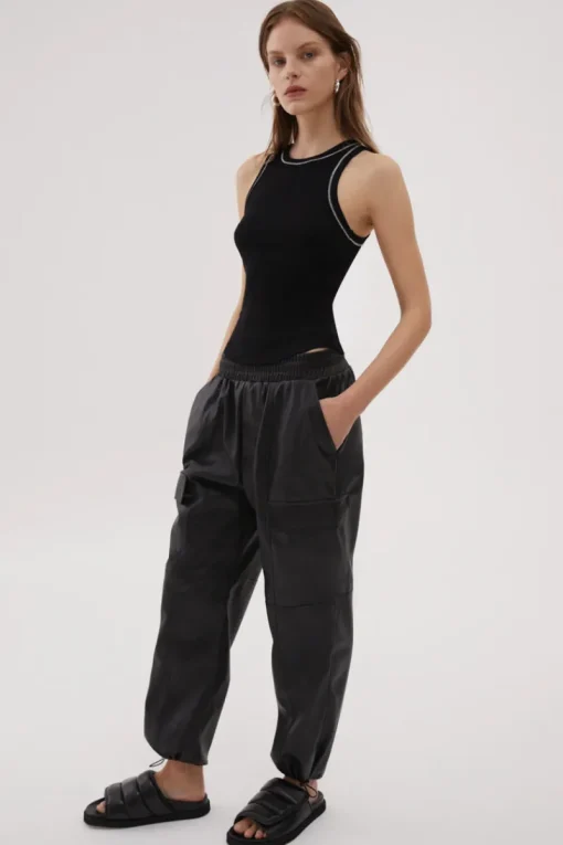 Misha Urban - BATES TANK (BLACK)